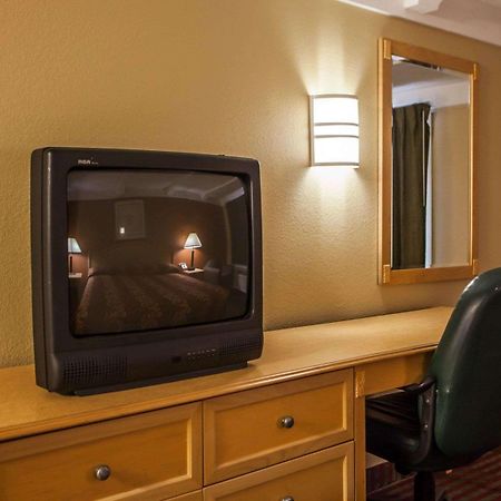 Relax Inn Saint Charles מראה חיצוני תמונה
