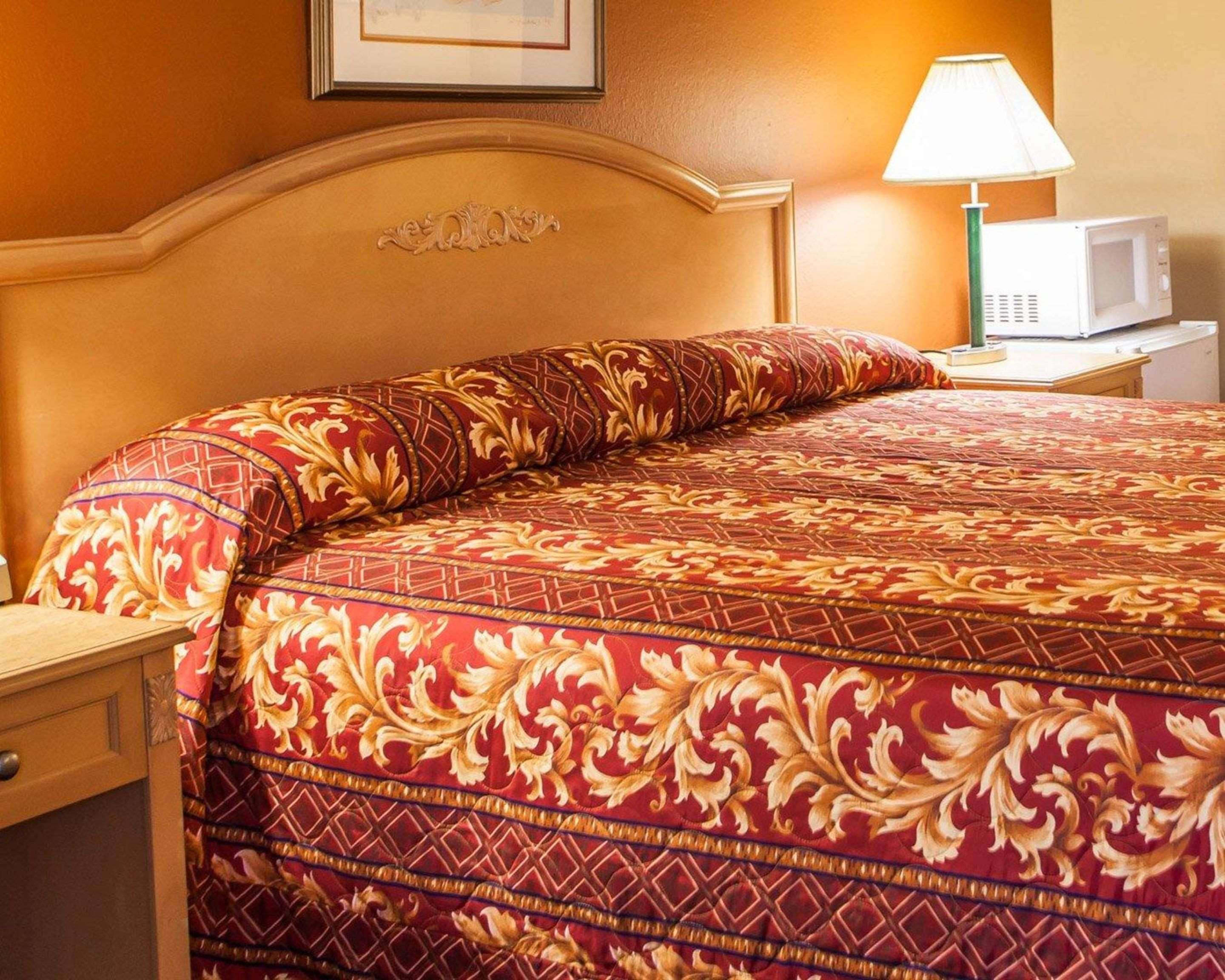 Relax Inn Saint Charles מראה חיצוני תמונה