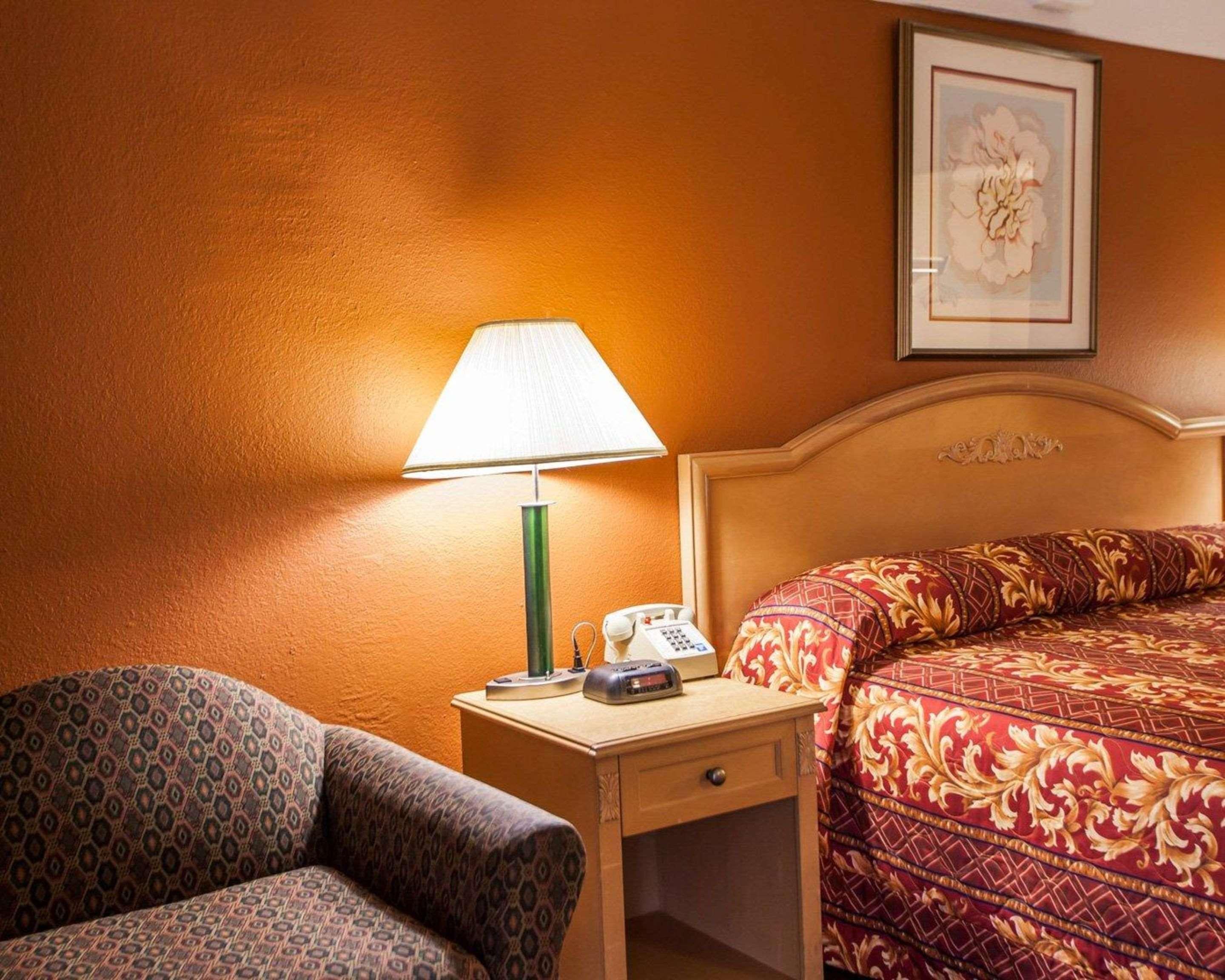 Relax Inn Saint Charles מראה חיצוני תמונה