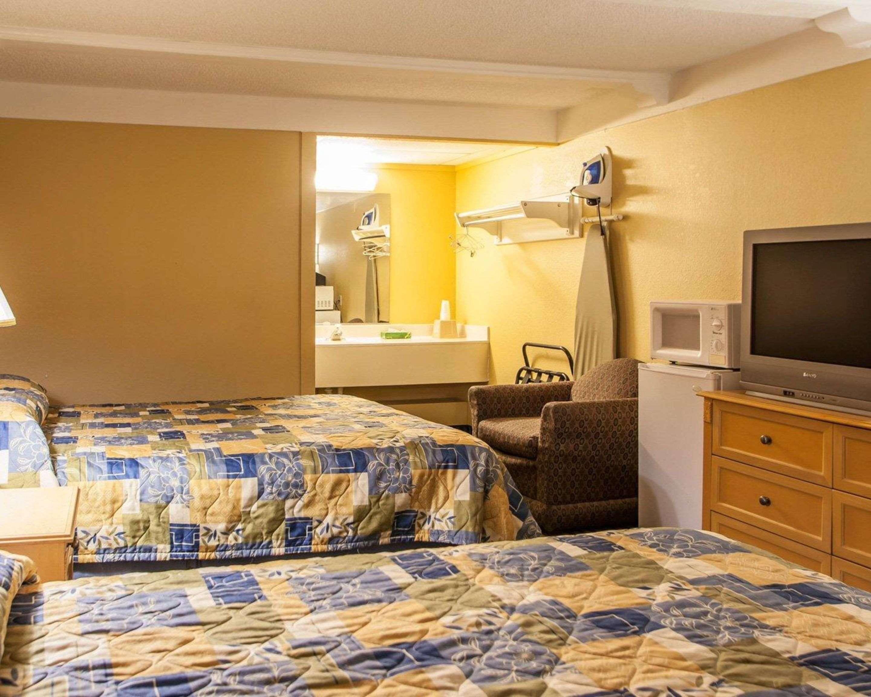 Relax Inn Saint Charles מראה חיצוני תמונה