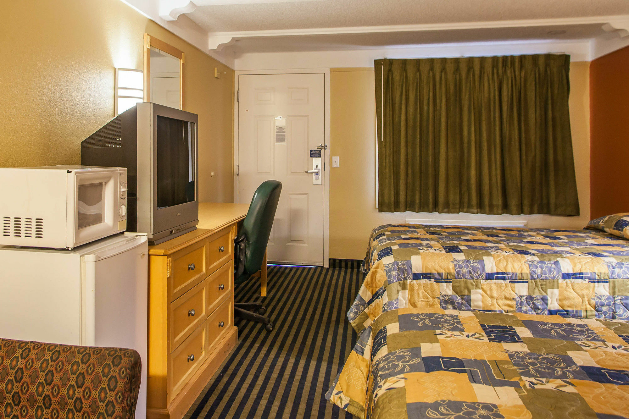 Relax Inn Saint Charles מראה חיצוני תמונה